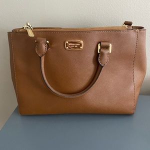Michael kors satchel purse